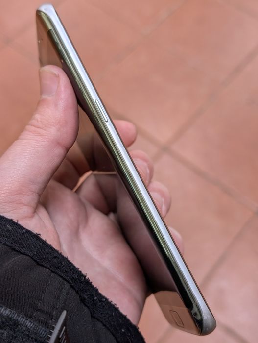 Продам Samsung S7 edge .3/32 GB.