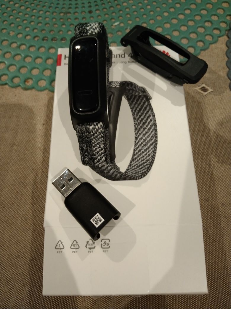 Huawei opaska, Band 4e zegarek