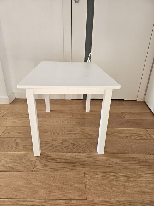 Stolik dziecięcy biały drewniane