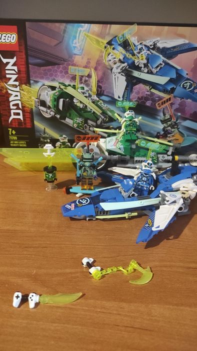 Lego Ninjago 71709 швидкісні машини Джея та Ллойда