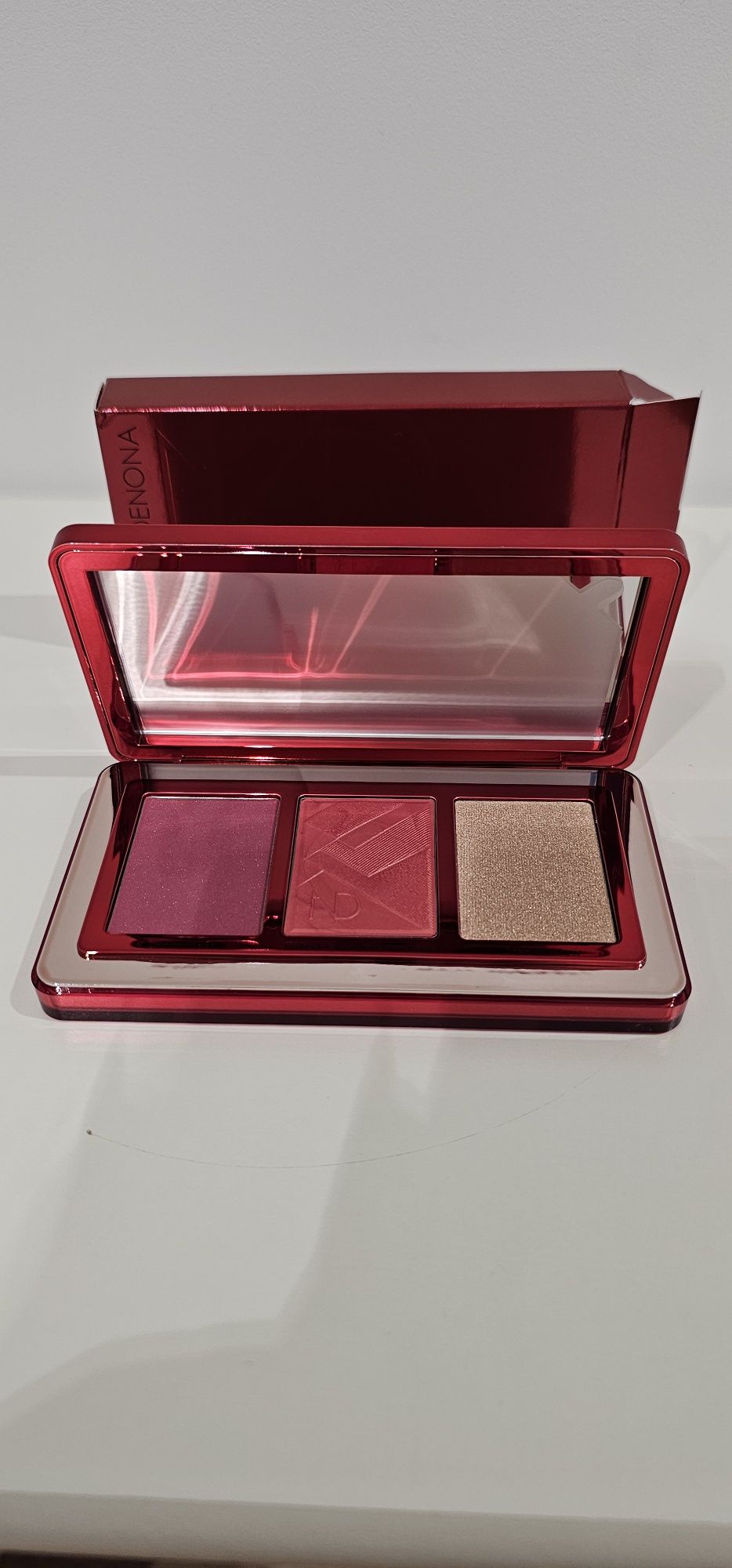 NATASHA DENONA  Berry Pop Cheek Trio  Paleta róż i rozświetlacze