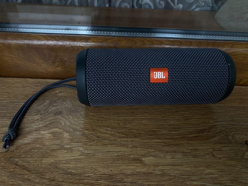 Колонка JBL Essential новая