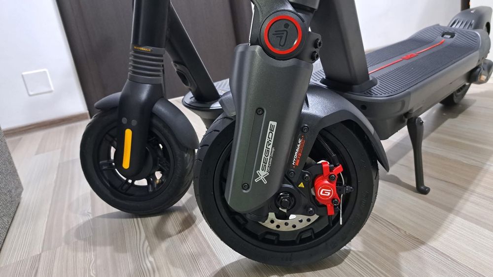 Dois Trotinetes Segway