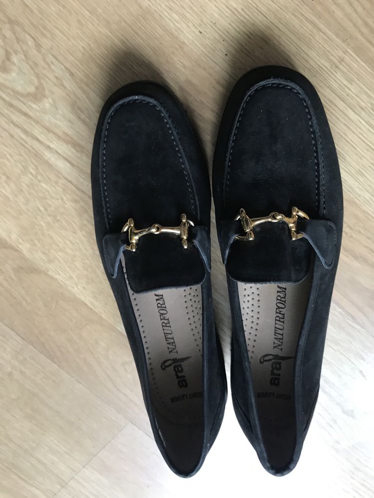 Buty zamszowe na platformie
