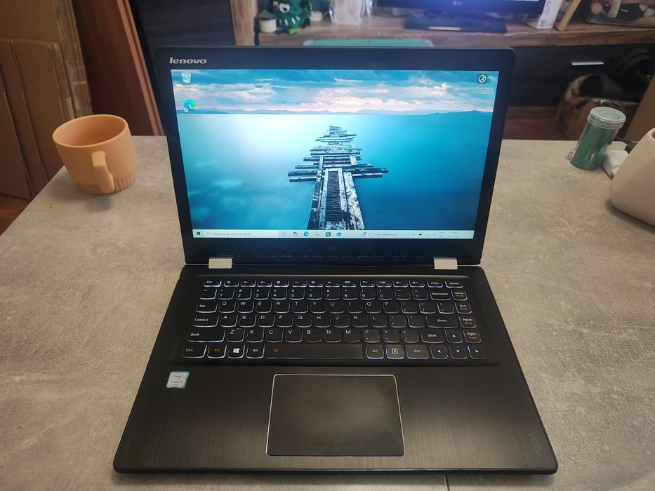 Laptop Lenovo yoga. Dotykowy ekran.