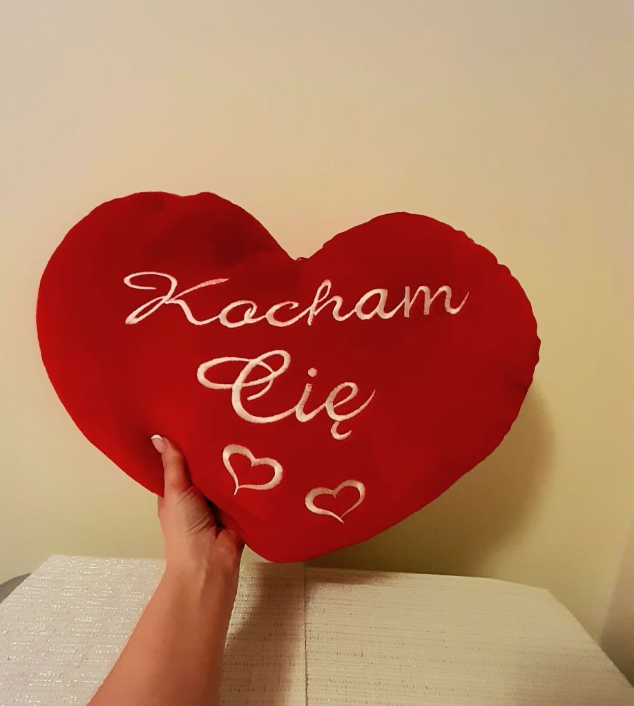 Wielkie czerwone serce z napisem KOCHAM CIĘ Walentynki prezent
