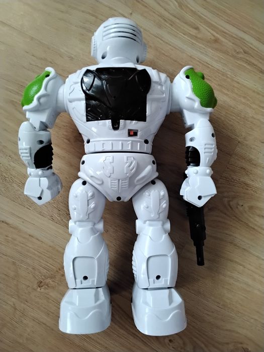 Interaktywny duży robot