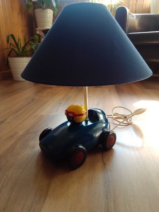 Candeeiro quarto criança, carro de corrida com lâmpada Led incluída.