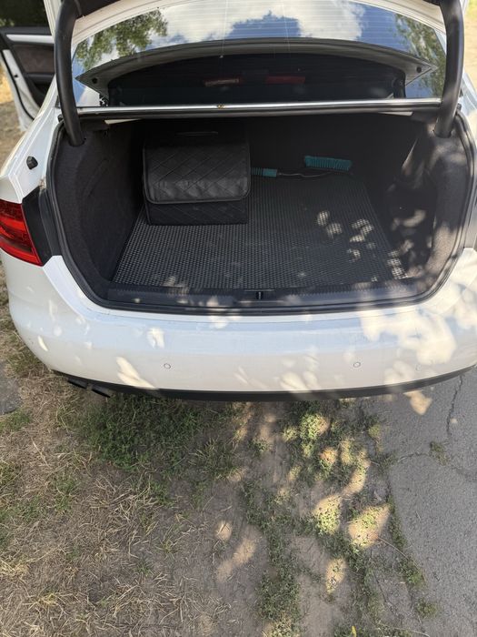 Продам Audi A4 B8