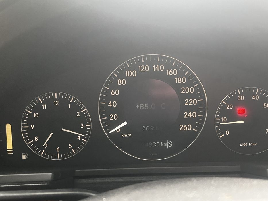 Продам мерседеса 211  2.6 бензин