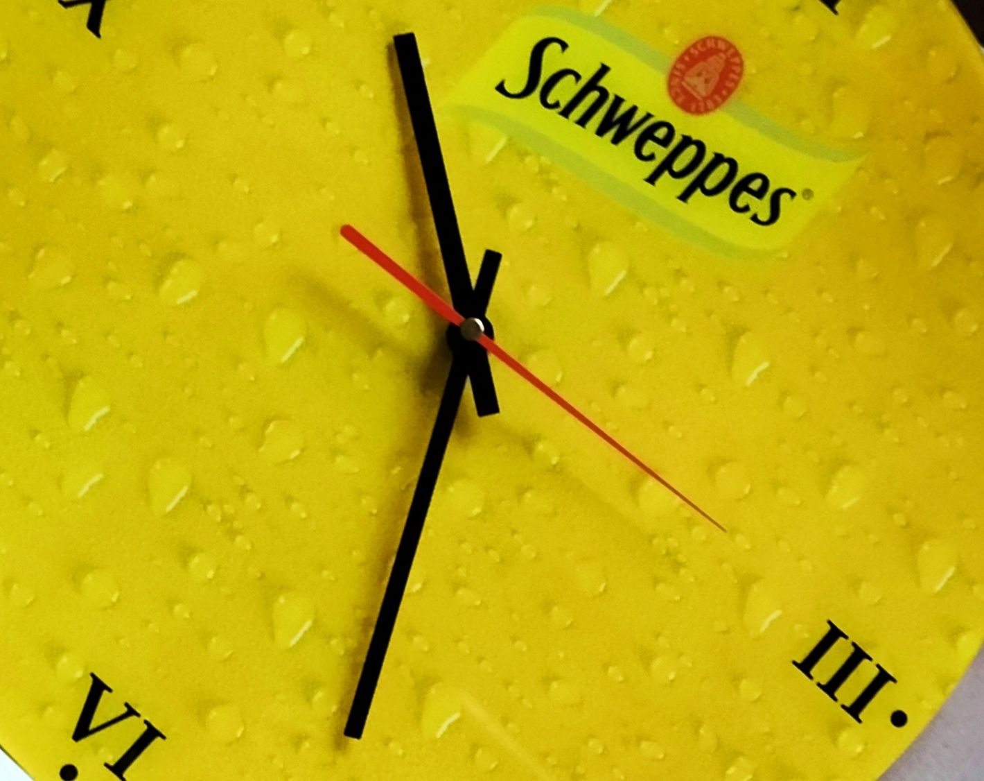 Piękny zegar ścienny Schweppes żółty duży z pleksiglas okrągły
