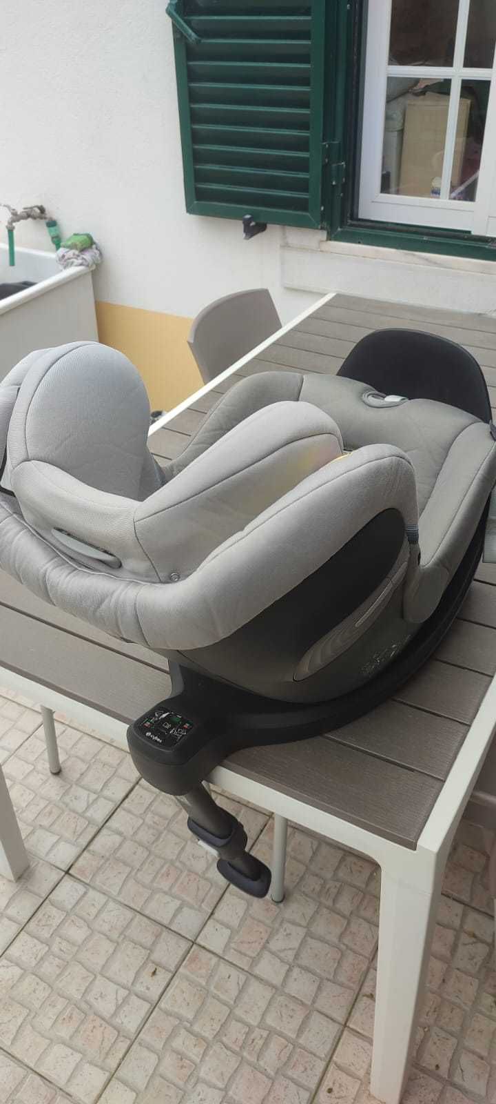 Cadeira rotativa 360° CYBEX Sirona SX2 i-Size