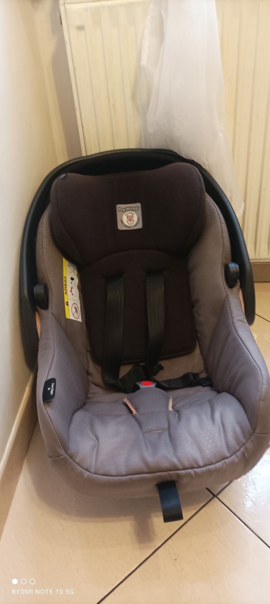 Fotelik samochodowy marki Peg-Perego