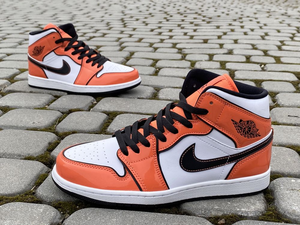 Оригінал Кросівки Nike Air Jordan 1 Retro Mid SE Turf Orange Джордан