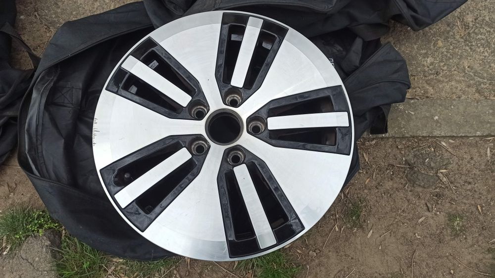 E golf 7 диски на е гольф 7 R16 et46 оригінальні 8800гр комплект