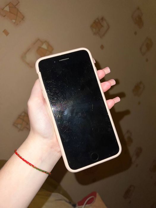 Айфоон 7+ в рабочем состоянии