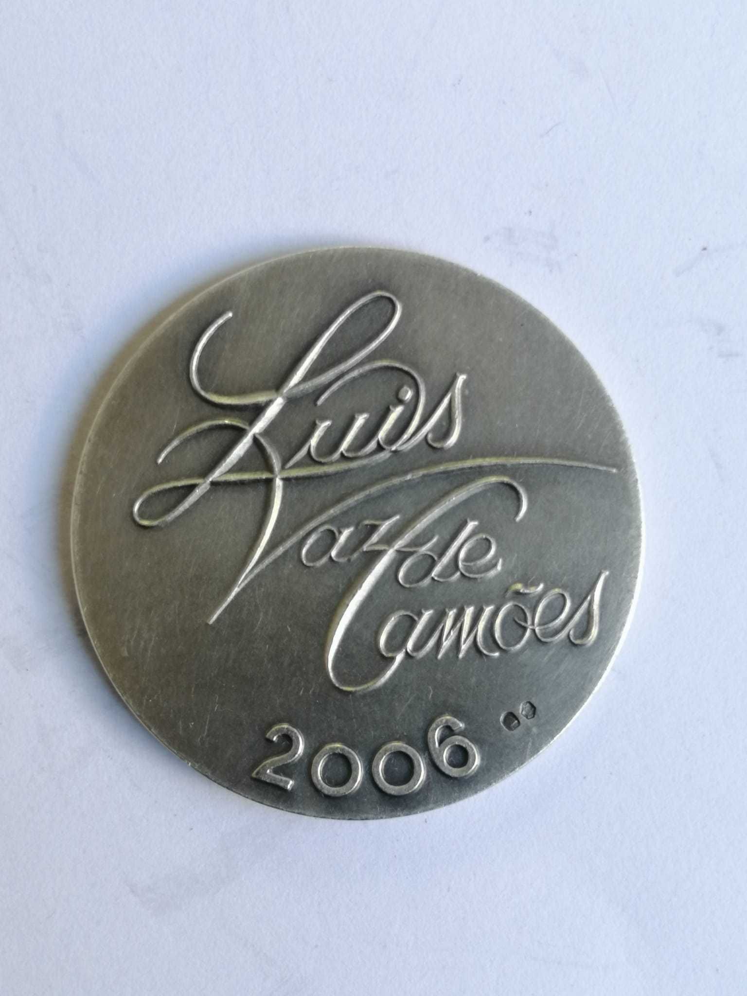 Medalha em prata maciça 2006 de homenagem a Luís de Camões