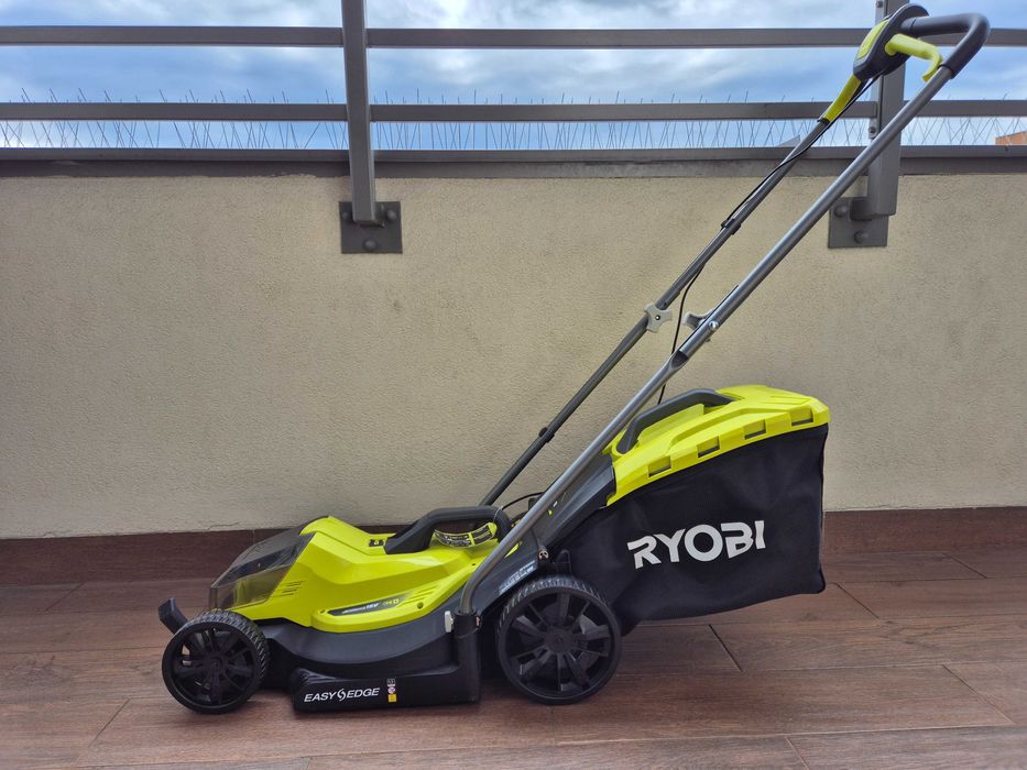 Kosiarka akumulatorowa Ryobi One+ 18V OLM1833B + kosz