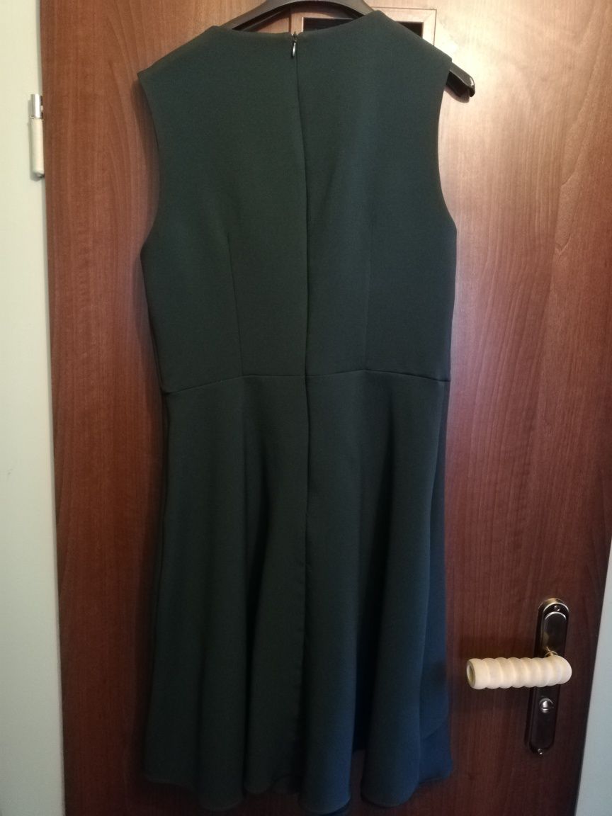 Elegancka sukienka Reserved