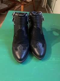 Czarne buty z odkrytą piętą r. 38