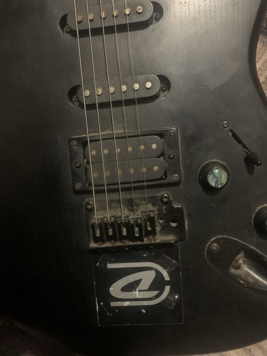 Продам електро гітару