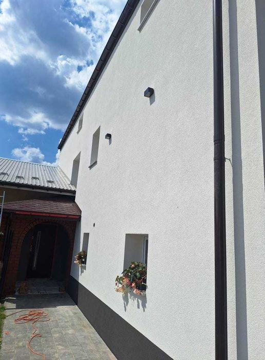 Kompleksowe Ocieplanie Ścian Zewnętrznych i Wykonywanie Elewacji