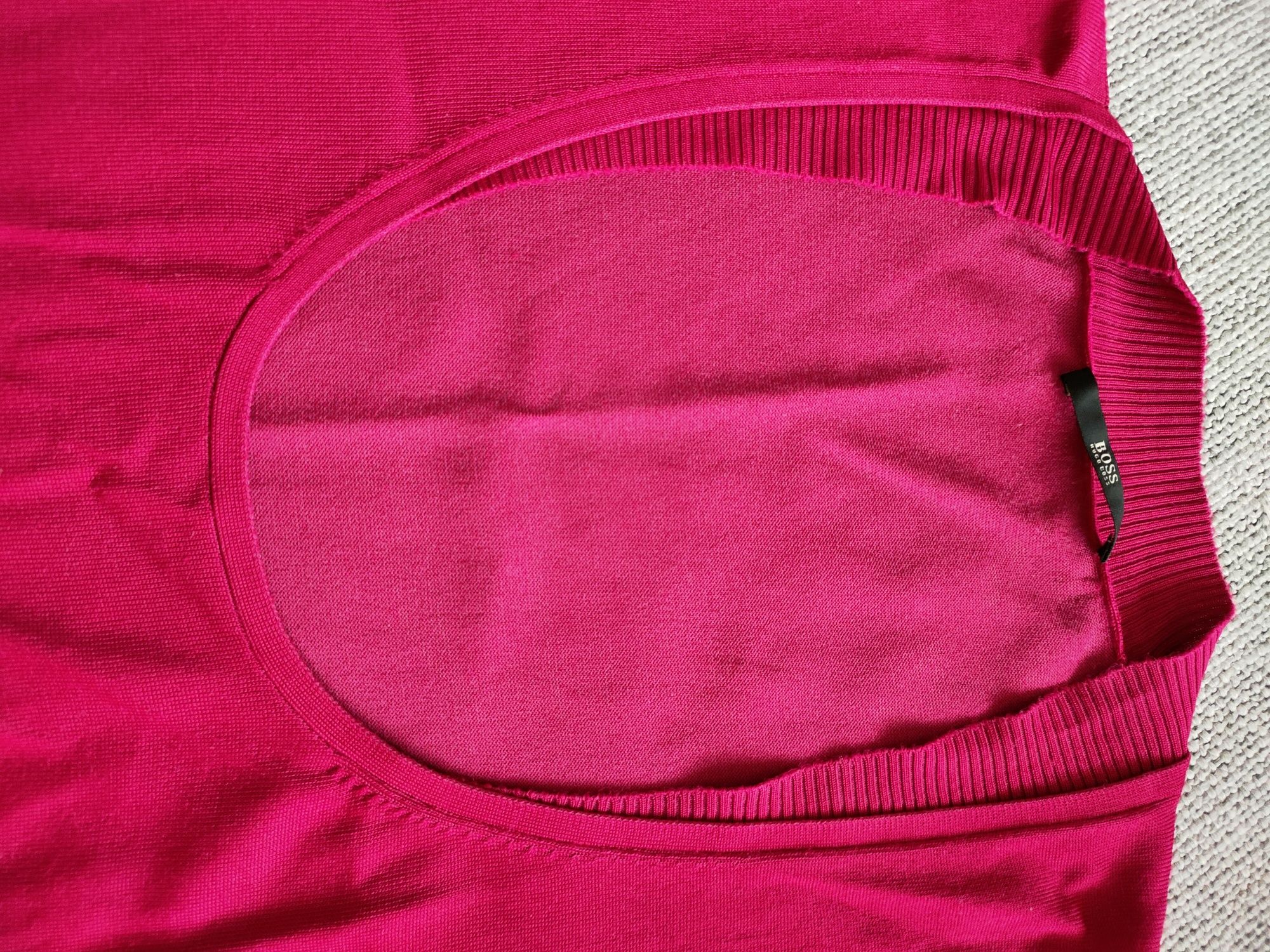 Blusa Hugo Boss algodão com toque de seda cor vermelha cereja