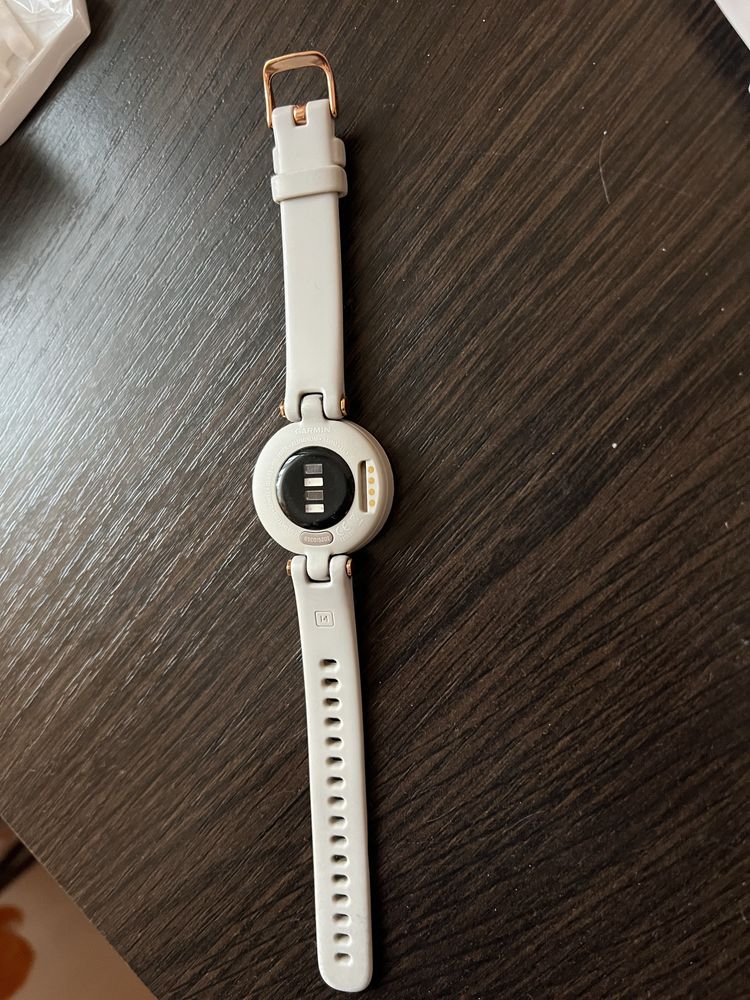 Жіночий годинник Garmin