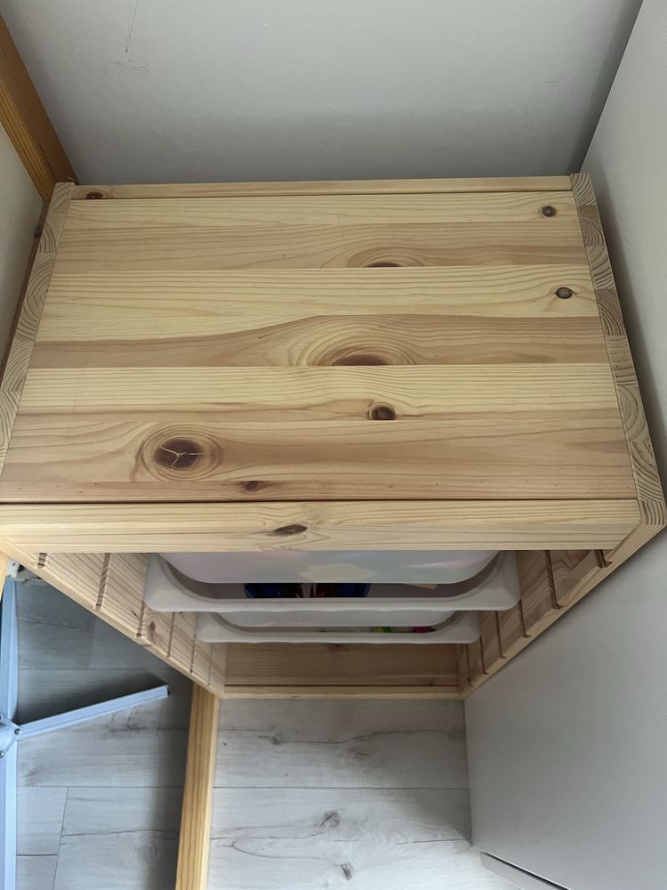 Regał ikea trofast z pojemnikami
