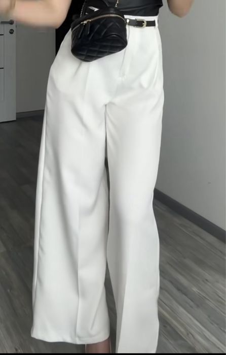 белые брюки палаццо