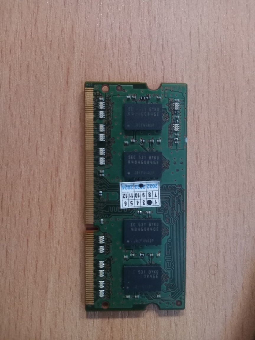 Оперативна пам'ять Samsung 4 GB DDR