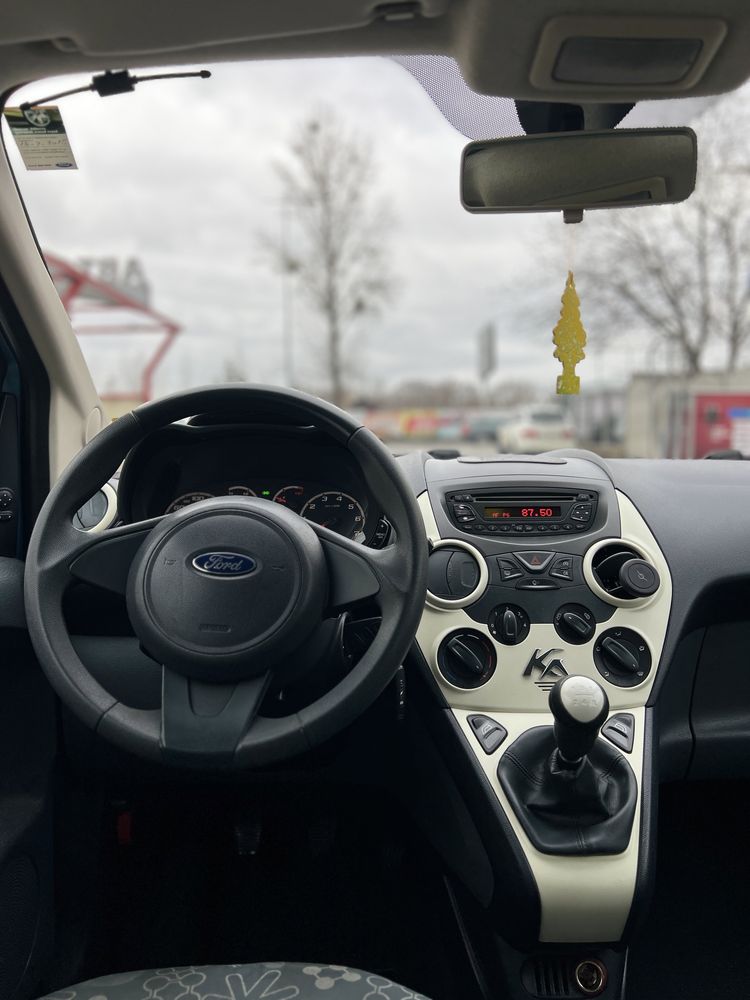 Продам FORD KA 1.2 бензин