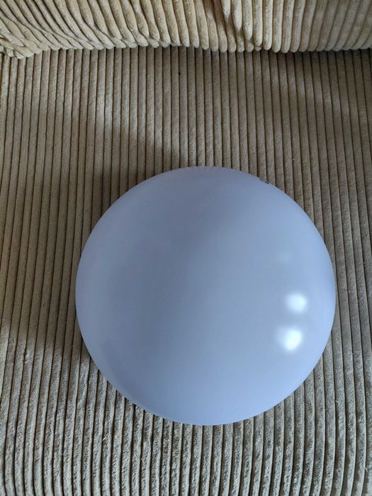 Lampa z czujnikiem ruchu