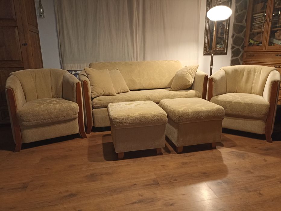 Zestaw wypoczynkowy sofa dwa fotele dwie pufy