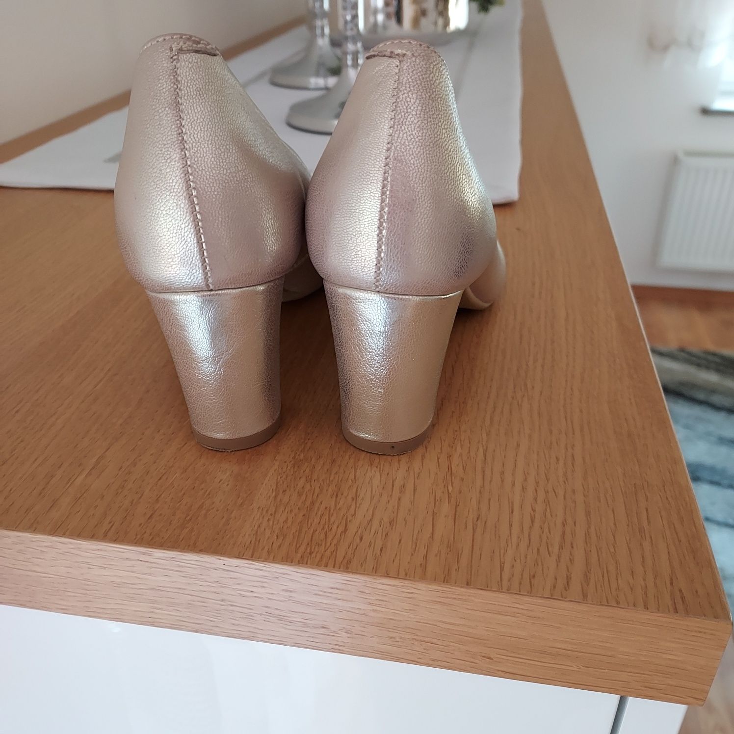 buty ze skóry 38 firmy GINO FABIANI nowe