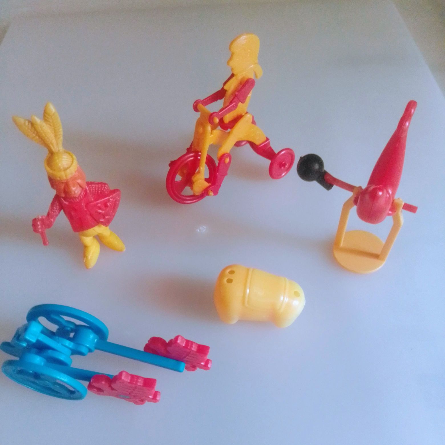 Bonecos Kinder surprise anos 70/80.