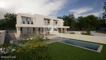 Moradia T4 de Arquitetura Moderna na Igreja Nova -Mafra com piscina e