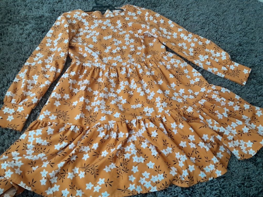 Сукня з квітковим орнаментом оранжева 152см