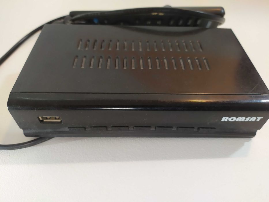 Тюнер Т2 приставка ROMSAT T8050HD