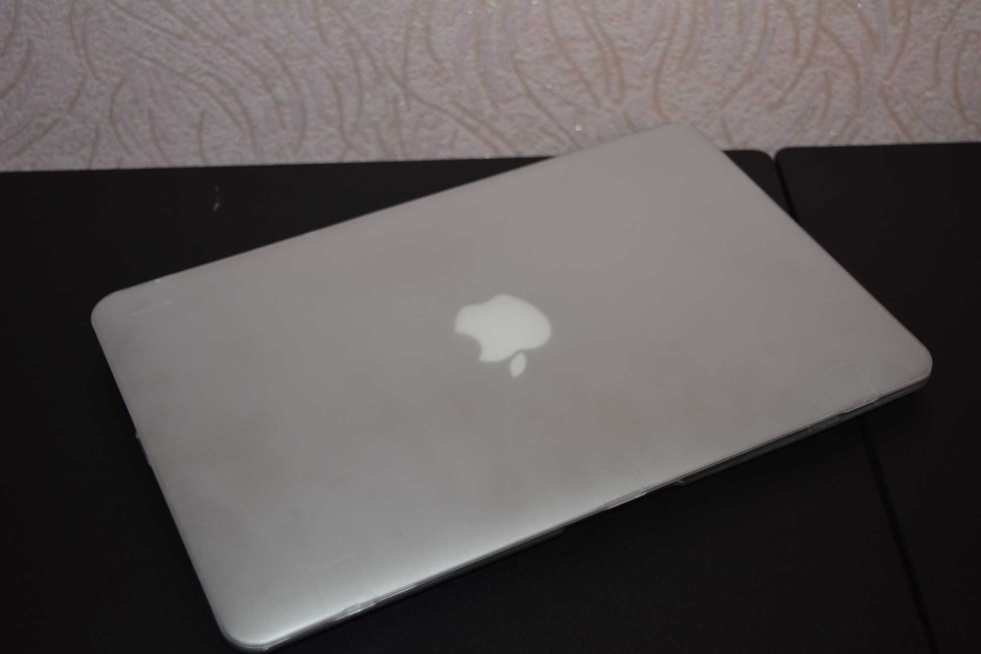 Ноутбук Apple A1465 MacBook Air 11" (Early 2015) (i5-5250U|4GB|128SSD)