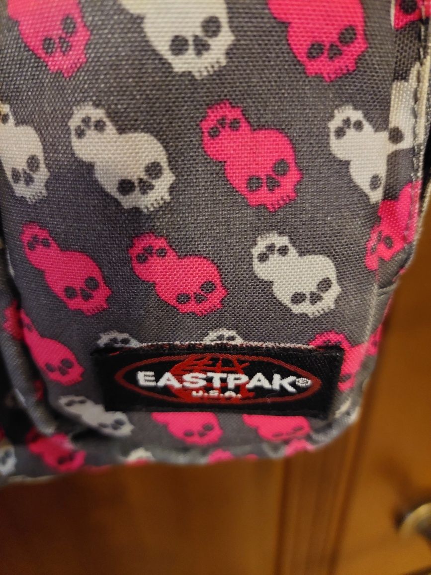 Сумка фирмы EASTPAK