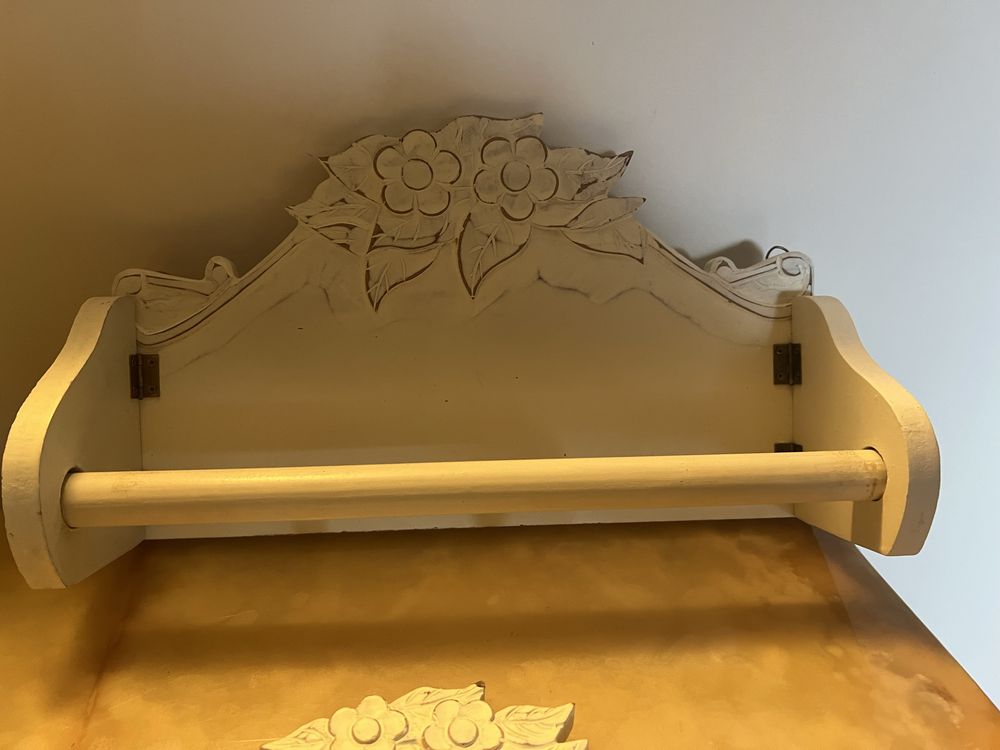 Komplet kuchenny drewniany z ozdobnymi detalami