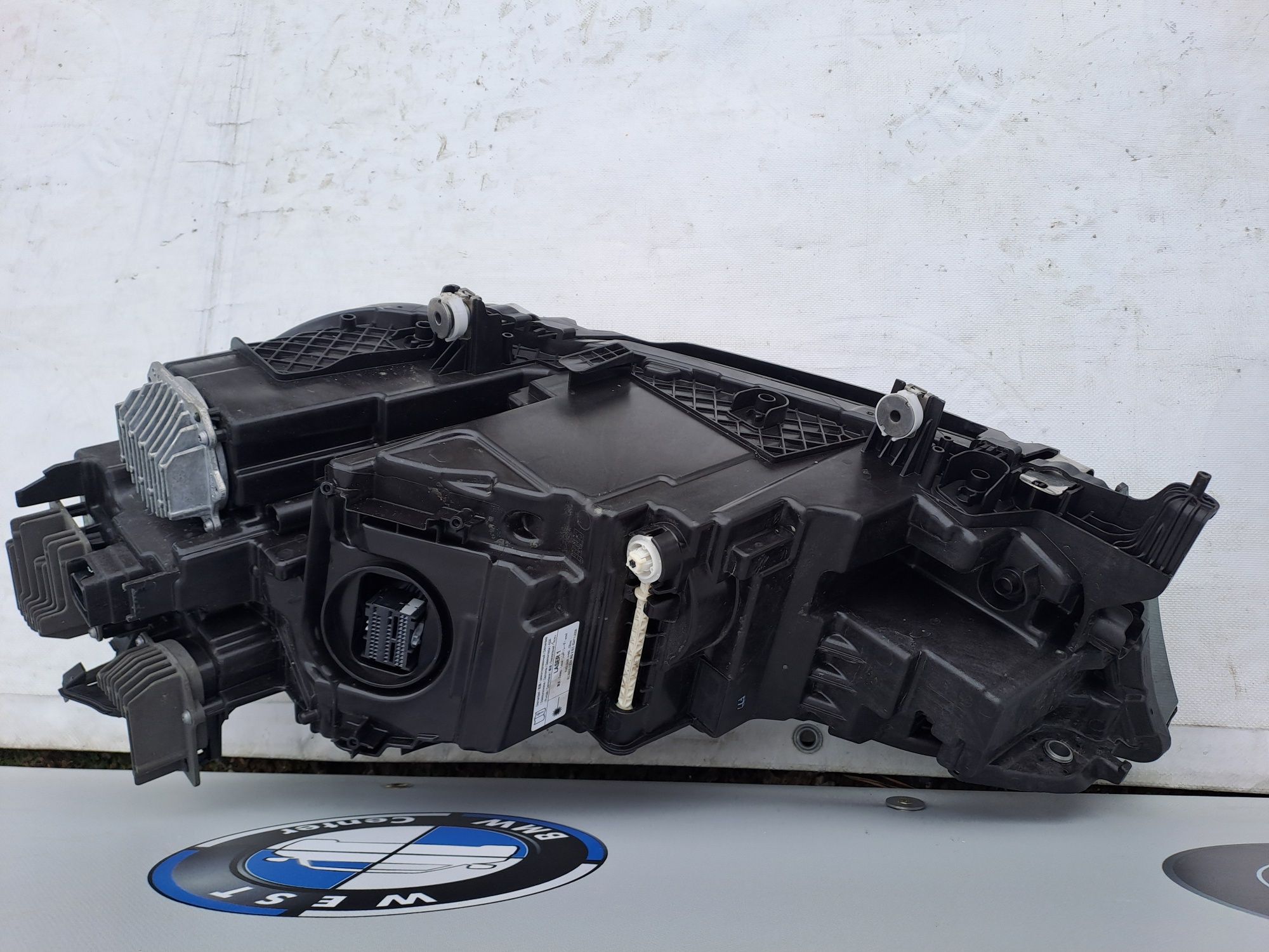 Фара передня права bmw IX