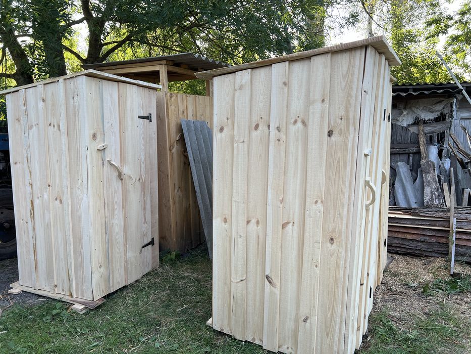 Продам дерев'яний туалет