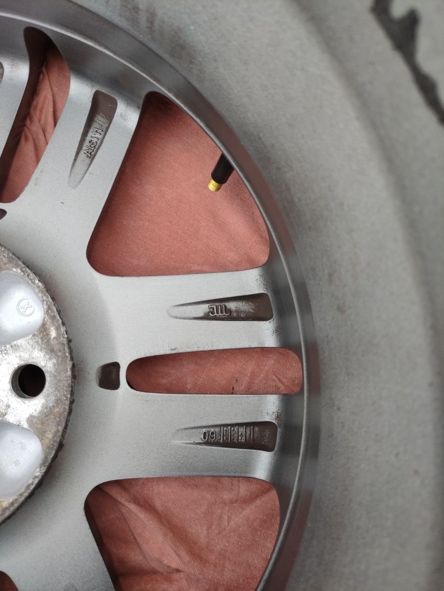 Sprzedam 4 felgi aluminiowe vw Touran 1T