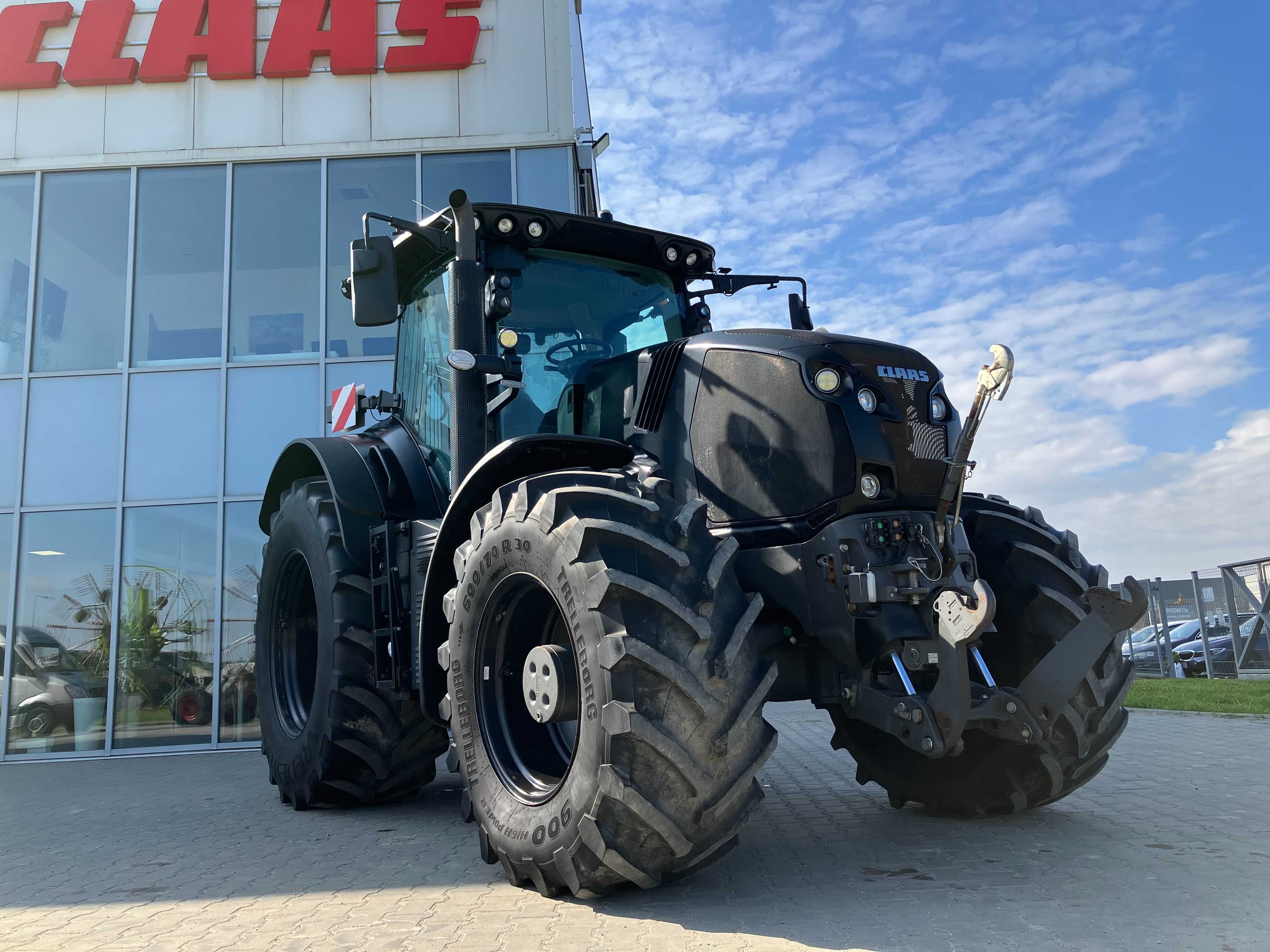 Трактор Claas Axion 830