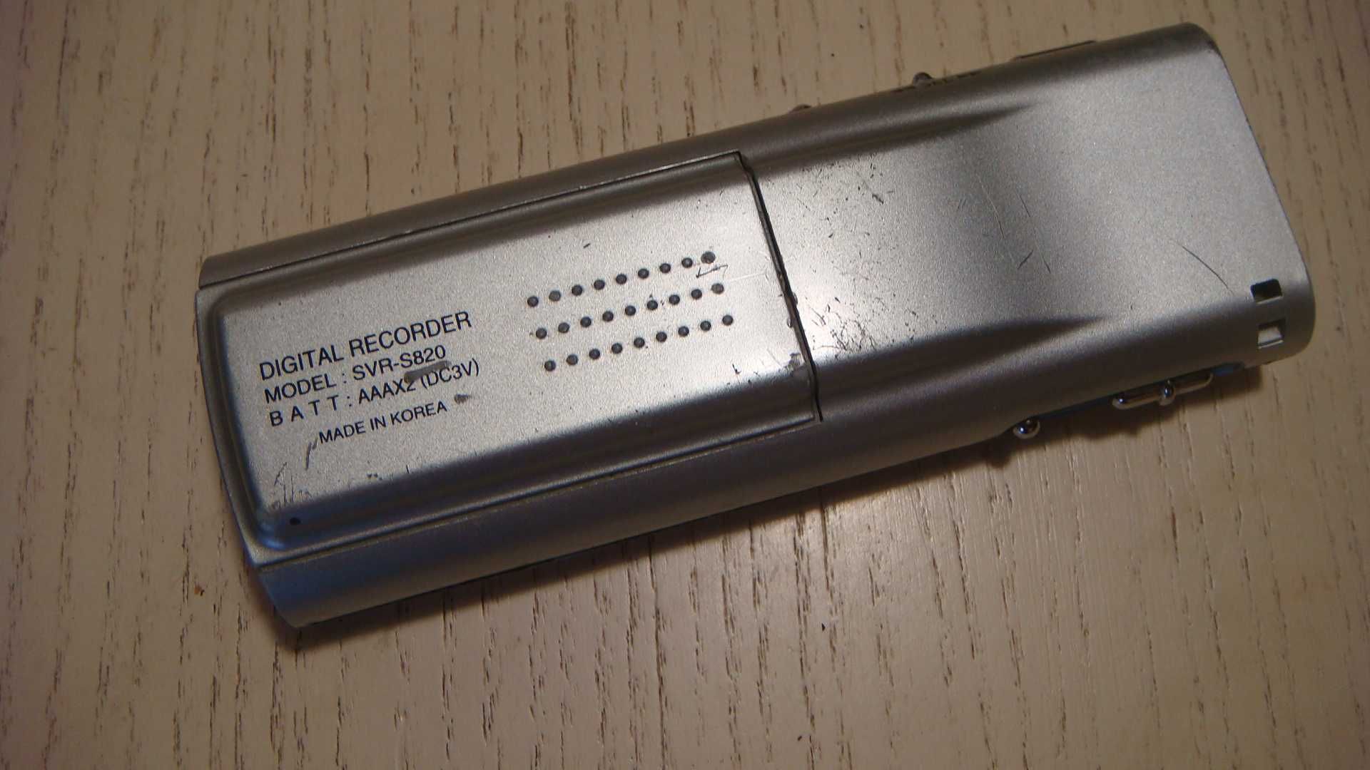 Цифровой диктофон Samsung SVR-S820