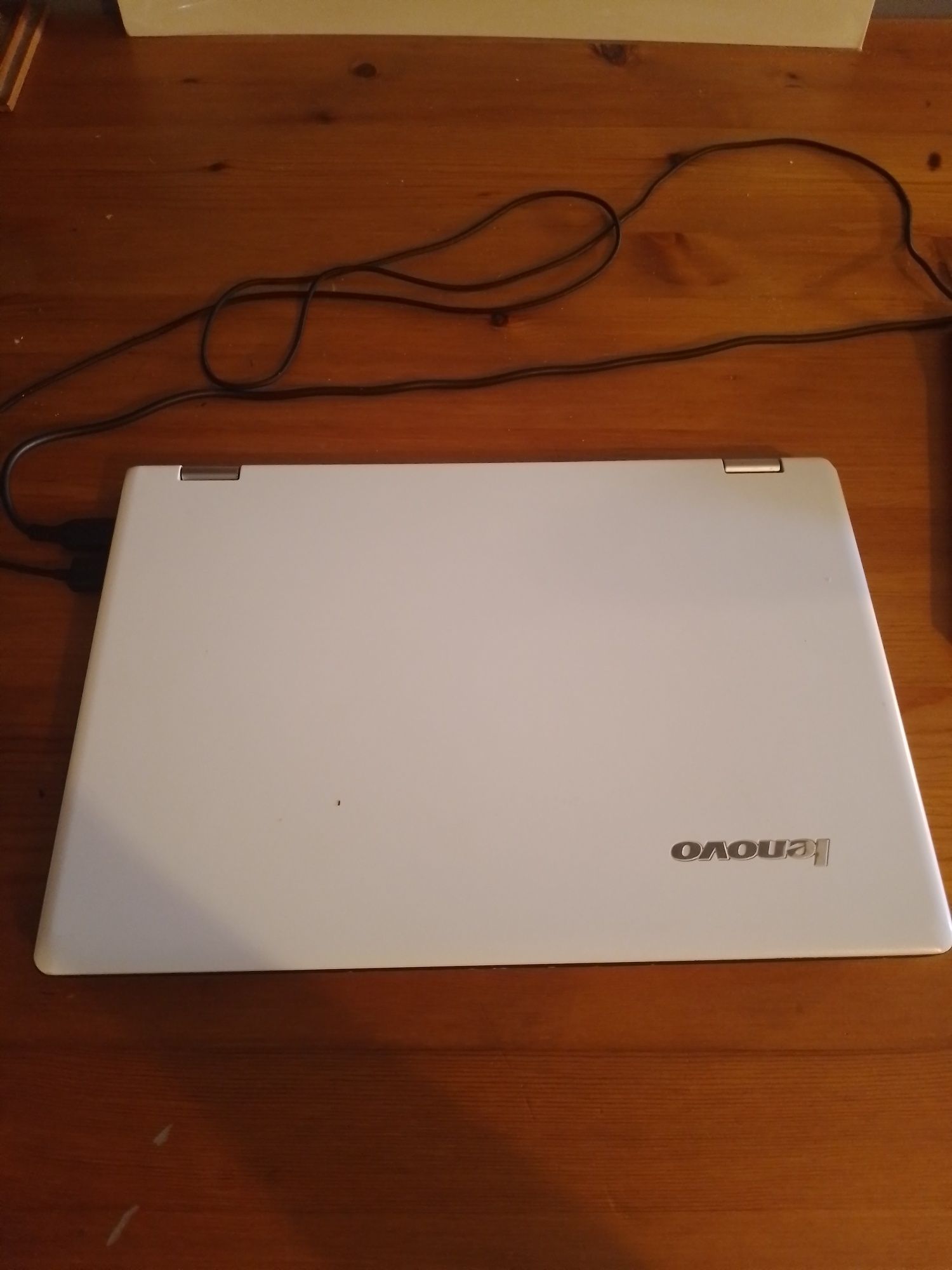 Portátil LENOVO YOGA 700