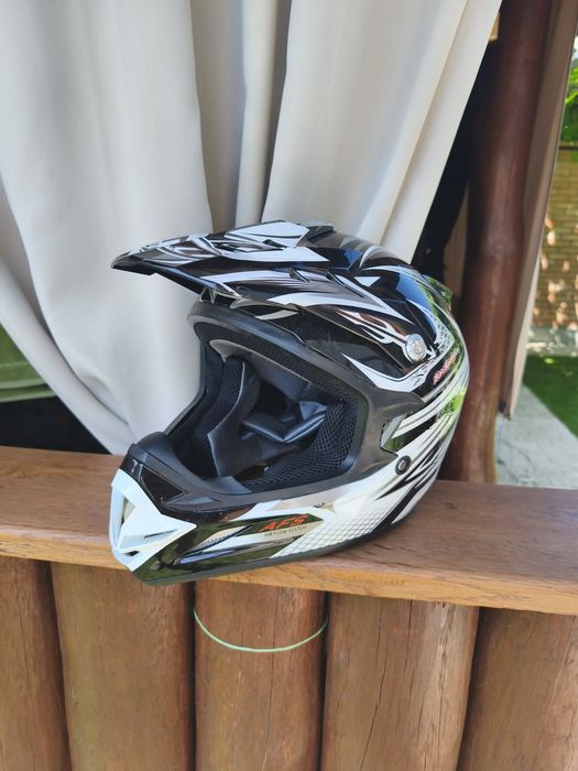Мото шолом mt helmets