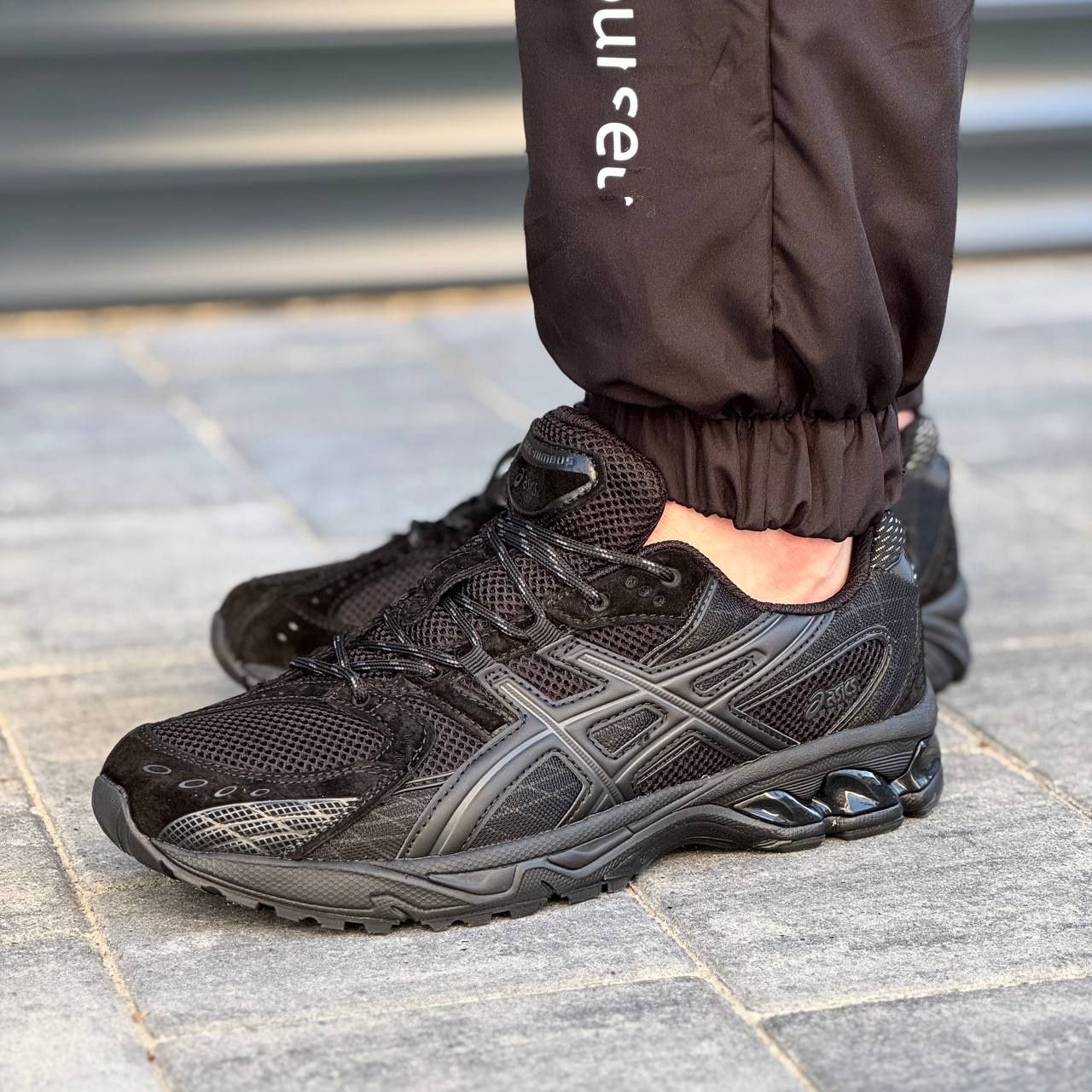 Кросівки чоловічі Asics Gel Nimbus 10.1  1186